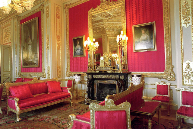 Choáng ngợp trước những căn phòng lộng lẫy trong Cung điện Hoàng gia Anh - Ảnh 4.