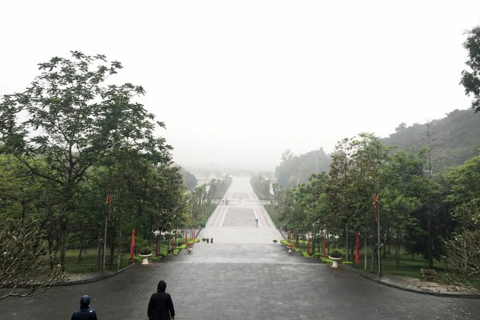 Quang cảnh lối vào khu di tích Đền Hùng (Phú Thọ) trong ngày chính lễ 10/3 âm lịch năm 2020. Ảnh: Lan Anh.
