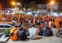 Sắp tới lễ 30.4, chợ đêm Đà Lạt tấp nập du khách Rất đông du khách đến chợ đêm Đà Lạt sau khi hết cách ly xã hội. /// Phạm Anh Dũng