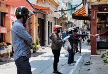 Giám đốc ILO Việt Nam chỉ cách giữ việc làm cho người lao động Giám đốc ILO Việt Nam chỉ cách giữ việc làm cho người lao động - Ảnh 1.