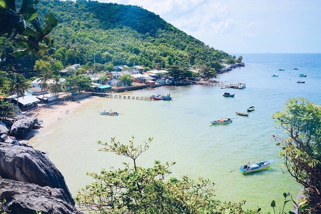 Hon Nghe - vien ngoc tho hut khach kham pha bien Viet Nam hinh anh 1 kham_pha_dao_Hon_Nghe_vien_ngoc_tho_tren_vinh_Ha_Tien_h1.jpg