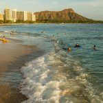 Dịch COVID-19, Hawaii chi trả 25.000 USD để đưa du khách rời quần đảo Dịch COVID-19, Hawaii chi trả 25.000 USD để đưa du khách rời quần đảo - Ảnh 1.