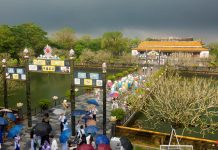 Di tích cố đô Huế mở cửa lại cho du khách tham quan dịp lễ 30.4 Du khách tham quan Đại nội. /// Nguyễn Phúc Bảo Minh