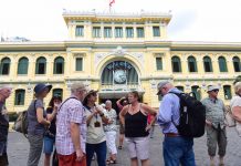 358 du khách quốc tế đang mắc kẹt tại Việt Nam muốn về nước 358 du khách quốc tế đang mắc kẹt tại Việt Nam muốn về nước - Ảnh 1.