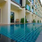 30.000 khách sạn không có doanh thu Cuối tháng 3, Hiệp hội Khách sạn Thái Lan (THA) gửi thư đến Phòng Thương mại với nội dung hàng trăm khách sạn trên khắp nước đang tìm kiếm sự hỗ trợ khẩn cấp từ chính phủ. Những chủ khách sạn này mong chờ hỗ trợ để có thể trả lương cho nhân viên trong thời gian đóng cửa tạm thời vì Covid-19. Ảnh: Thaiger.