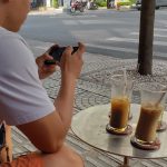 Đến Sài Gòn đừng quên uống cà phê sữa đá nhé Đến Sài Gòn đừng quên uống cà phê sữa đá nhé - Ảnh 1.