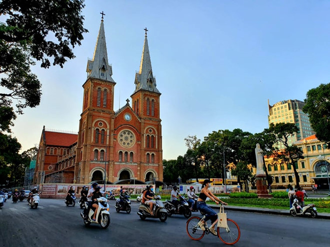 Báo Mỹ: Nhà thờ Đức Bà Sài Gòn, 1 trong 19 thánh đường đẹp nhất thế giới - ảnh 5