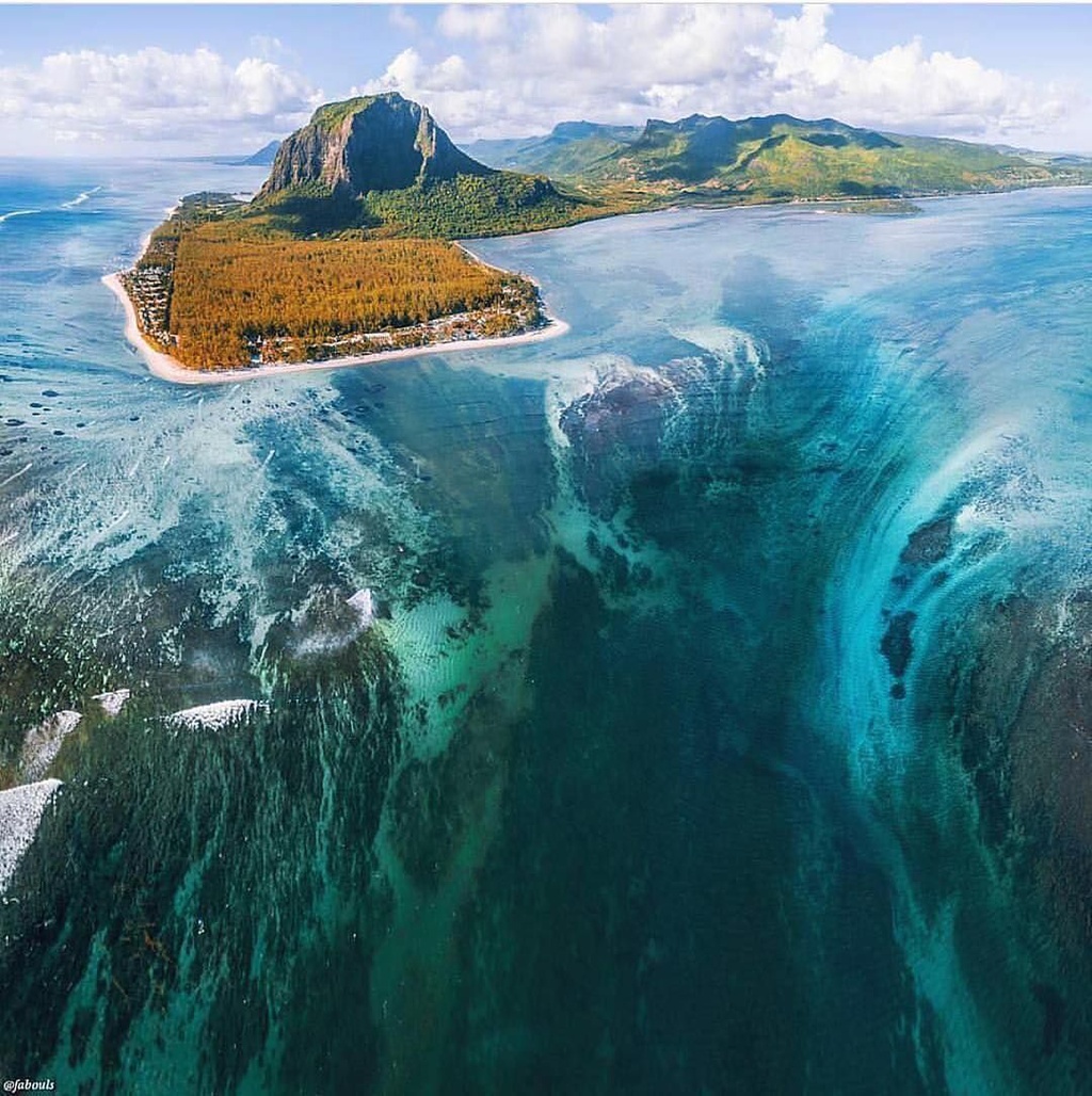 Bí Ẩn Về Ngọn Thác Dưới Đáy Biển Ở Mauritius