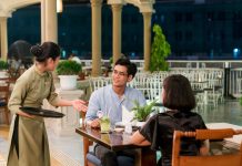 Dịch vụ 5 sao tung chiêu hút khách nội Dịch vụ 5 sao tung chiêu hút khách nội - Ảnh 1.