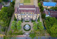 Ngắm cung An Định, bối cảnh trong MV của Hòa Minzy vừa ra mắt Ngắm cung An Định, bối cảnh trong MV của Hòa Minzy vừa ra mắt - Ảnh 2.