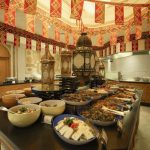 Dịch bệnh COVID-19 sẽ xóa sổ cách ăn buffet? Dịch bệnh COVID-19 sẽ xóa sổ cách ăn buffet? - Ảnh 1.