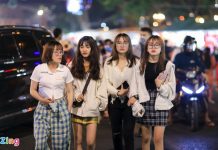 Đà Lạt đón gần 80.000 khách, Hội An ảm đạm đợt nghỉ lễ 30/4 Da Lat don gan 80.000 khach, Hoi An am dam dot nghi le 30/4 hinh anh 1 chodem1_zing.jpg