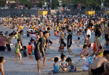 Đồ Sơn muốn có phố đi bộ để kích cầu du lịch Trong ngày 30.4, Khu du lịch Đồ Sơn đã hơn 5.000 lượt du khách /// Ảnh Lê Tân