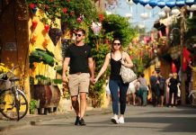 Du lịch giảm giá, không giảm chất Du lịch giảm giá, không giảm chất - Ảnh 1.