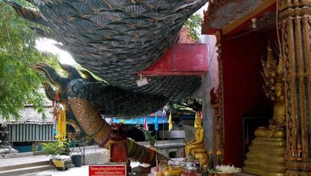 Ngôi đền có 1-0-2 ở Thái Lan, được bao quanh bởi một con rồng khổng lồ - 3