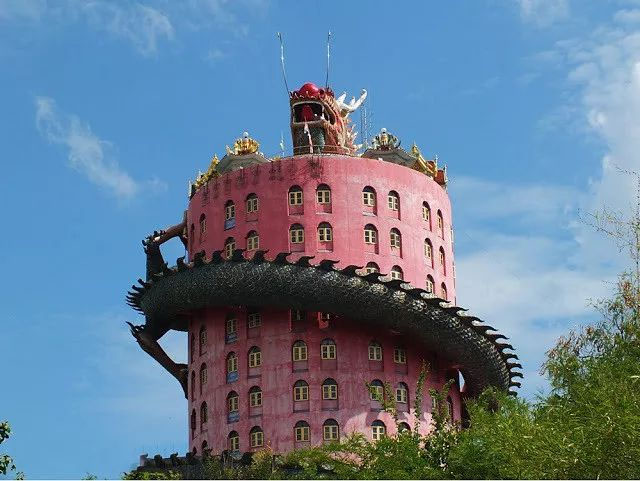 Ngôi đền có 1-0-2 ở Thái Lan, được bao quanh bởi một con rồng khổng lồ - 7