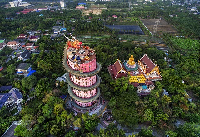 Ngôi đền có 1-0-2 ở Thái Lan, được bao quanh bởi một con rồng khổng lồ - 1