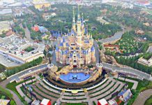 Chưa mở cửa trở lại, Disneyland Thượng Hải đã cháy vé Chưa mở cửa trở lại, Disneyland Thượng Hải đã cháy vé - Ảnh 1.