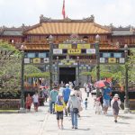 Huế kích cầu du lịch: Giảm 50% giá vé tham quan di tích đến cuối tháng 7 Du khách trở lại tha quan Đại nội- Cố đô Huế, sau dịch Covid-19 /// Bùi Ngọc Long