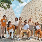 Chụp ảnh nhóm thần thái như bìa tạp chí khi đi du lịch Cac kieu chup anh nhom anh 1