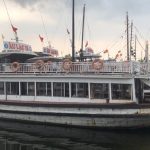 Tàu tham quan vịnh Hạ Long lại bị tố ‘chặt chém’ du khách Tàu Âu Lạc 18 bị tố "chặt chém" du khách /// Ảnh Lã Nghĩa Hiếu