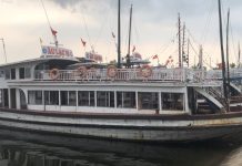 Tàu tham quan vịnh Hạ Long lại bị tố ‘chặt chém’ du khách Tàu Âu Lạc 18 bị tố "chặt chém" du khách /// Ảnh Lã Nghĩa Hiếu