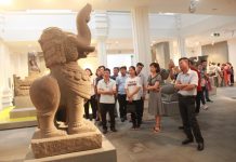 Sơn Trà, Mỹ Khê xuất hiện trong video quảng bá Đà Nẵng trên BBC Sơn Trà, Mỹ Khê xuất hiện trong video quảng bá Đà Nẵng trên BBC - Ảnh 2.