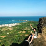 Vách đá đen lượn sóng hút khách check-in ở đảo Phú Quý