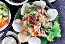 Vì sao có món gỏi gà măng cụt xanh, món ngon độc đáo miền Tây? Món gỏi gà măng cụt thuộc hàng "cao lương mĩ vị" đất phương Nam vì quá kỳ công. /// Henry Dương