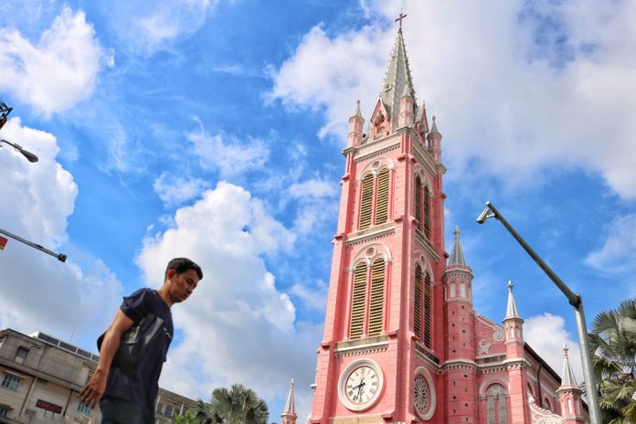 Nhà thờ màu hồng Tân Định nổi tiếng thế giới