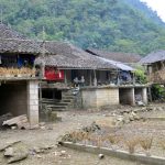 Ngao du non nước nơi có thác Bản Giốc, bất ngờ những làng nghề truyền đời sau Làng làm hương Phia Thắp ở Cao Bằng rất độc đáo vì làm thủ công