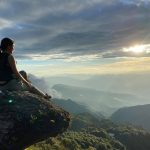 Lên đỉnh Chiêu Lầu Thi ngắm hoàng hôn 19 giờ sáng như ban ngày Đỉnh Chiêu Lầu Thi lúc 7h tối mà sáng như ban ngày /// Giáp Văn Hải