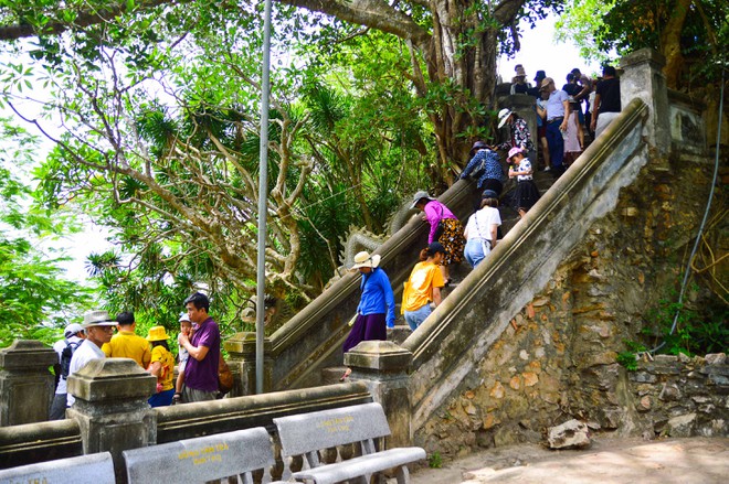 Du khách đổ xô đến Đà Nẵng dịp nhiều điểm du lịch miễn phí vé tham quan - ảnh 5