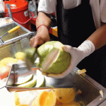 Màn cắt gọt hoa quả điêu luyện thu hút hơn 15 triệu lượt xem Màn cắt gọt hoa quả điêu luyện như ninja thu hút hơn 15 triệu lượt xem - 1