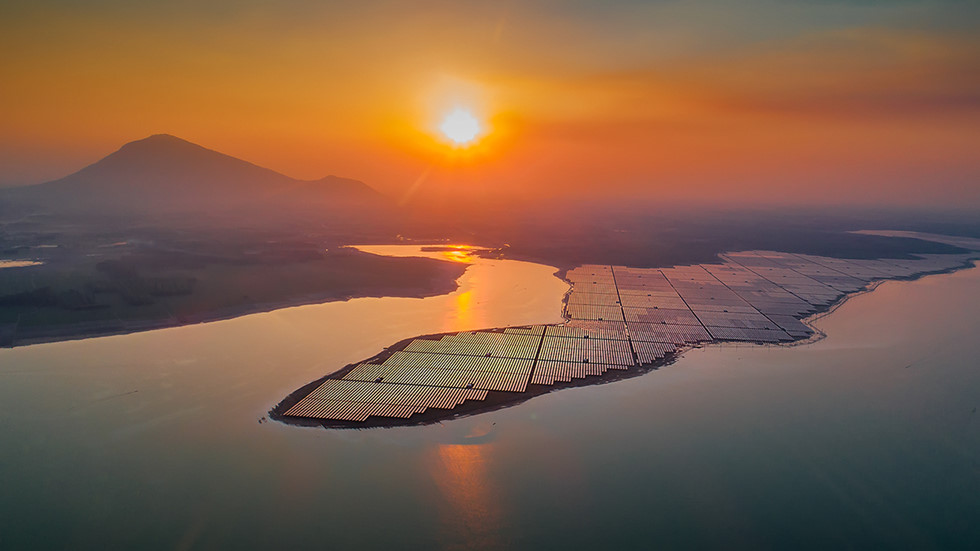 Hồ Dầu Tiếng lớn nhất Đông Nam Á đột nhiên đẹp ngỡ ngàng ngay đầu hè - ảnh 1