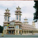 Độc đáo kiến trúc tòa thánh lớn nhất của đạo Cao Đài Độc đáo kiến trúc tòa thánh lớn nhất của đạo Cao Đài - Ảnh 1.