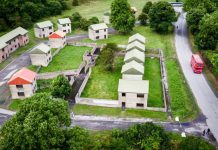 Rùng mình với những thị trấn “ma” bị bỏ hoang tại Anh Rùng mình với những thị trấn “ma” bị bỏ hoang tại Anh - Ảnh 1.