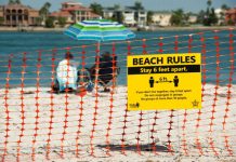 Tiềm ẩn nguy cơ bùng phát COVID-19, chính quyền Anh cảnh báo đóng cửa các bãi biển Tiềm ẩn nguy cơ bùng phát COVID-19, chính quyền Anh cảnh báo đóng cửa các bãi biển - Ảnh 1.