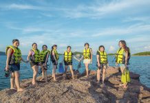 Làm gì để đón khách quốc tế ra đảo? Làm gì để đón khách quốc tế ra đảo? - Ảnh 1.