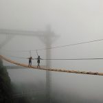 Thót tim cầu treo mạo hiểm xuyên mây có một không hai ở Sapa