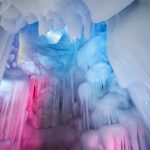 Hang động khổng lồ đóng băng giữa mùa hè hang dong dong bang anh 1