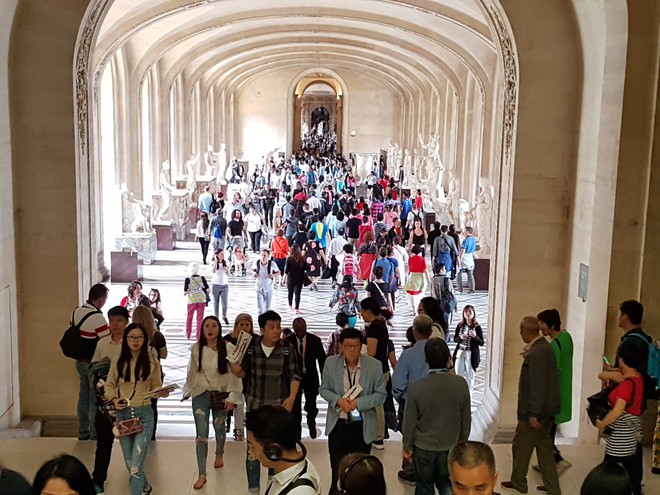 Bảo tàng Louvre mở cửa lại sau dịch Covid-19: Du khách không cần chen nhau ngắm Mona Lisa - ảnh 1