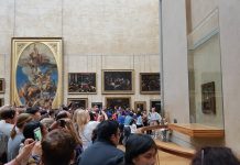Bảo tàng Louvre mở cửa lại sau dịch Covid-19: Du khách không cần chen nhau ngắm Mona Lisa Trước đây, khách tham quan phải chen nhau để được ngắm bức tranh 'Mona Lisa' /// ẢNH: TỐ TÂM