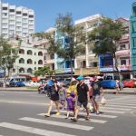 Làm thế nào để đi Vũng Tàu chơi, du lịch không bị ‘chặt chém’? Khách du lịch đến TP.Vũng Tàu /// Nguyễn Long