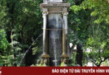 Đài phun nước vườn hoa Diên Hồng có nguy cơ nghiêng đổ