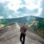 Tảng đá nguyên khối khổng lồ hút giới trẻ check-in ở Đắk Lắk da voi yang tao anh 1