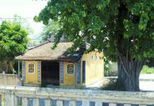 Phố cổ xứ Huế đẹp trang nghiêm, trầm mặc trong mắt du khách Đình làng phố cổ Bao Vinh