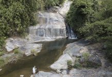 Đến Đa Tro thôn, leo thác 9 tầng độc đáo của Bình Thuận Thác 9 tầng ở xã Đa Mi, tỉnh Bình Thuận là một nơi khám phá đầy thử thách