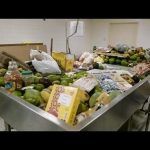 Đồ ăn của du khách bị tịch thu ở sân bay được xử lý như thế nào?