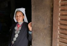 Người thổi lửa giữ nghề chạm bạc giữa núi rừng Người thổi lửa giữ nghề chạm bạc giữa núi rừng - Ảnh 2.